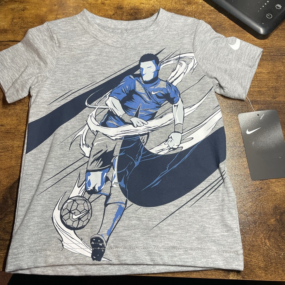 Boys Nike T-shirt